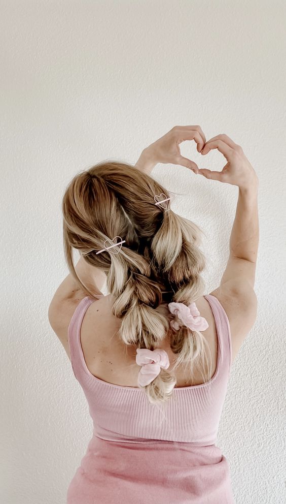Quick & Easy Hairstyles For Your Last Minute Date